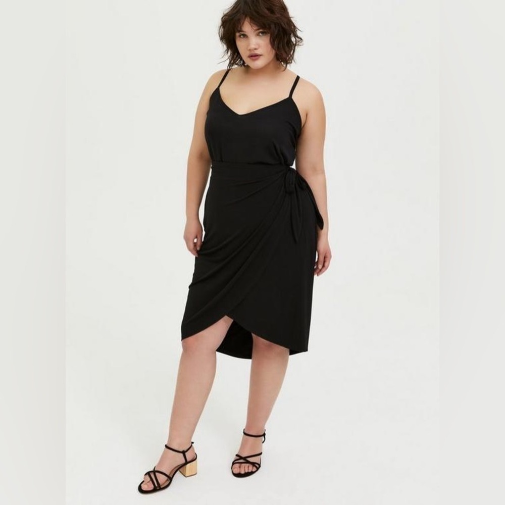 NWT Torrid Black Faux Wrap Skirt with Side Tie & Tulip Hem, Stretchy, Size 5X